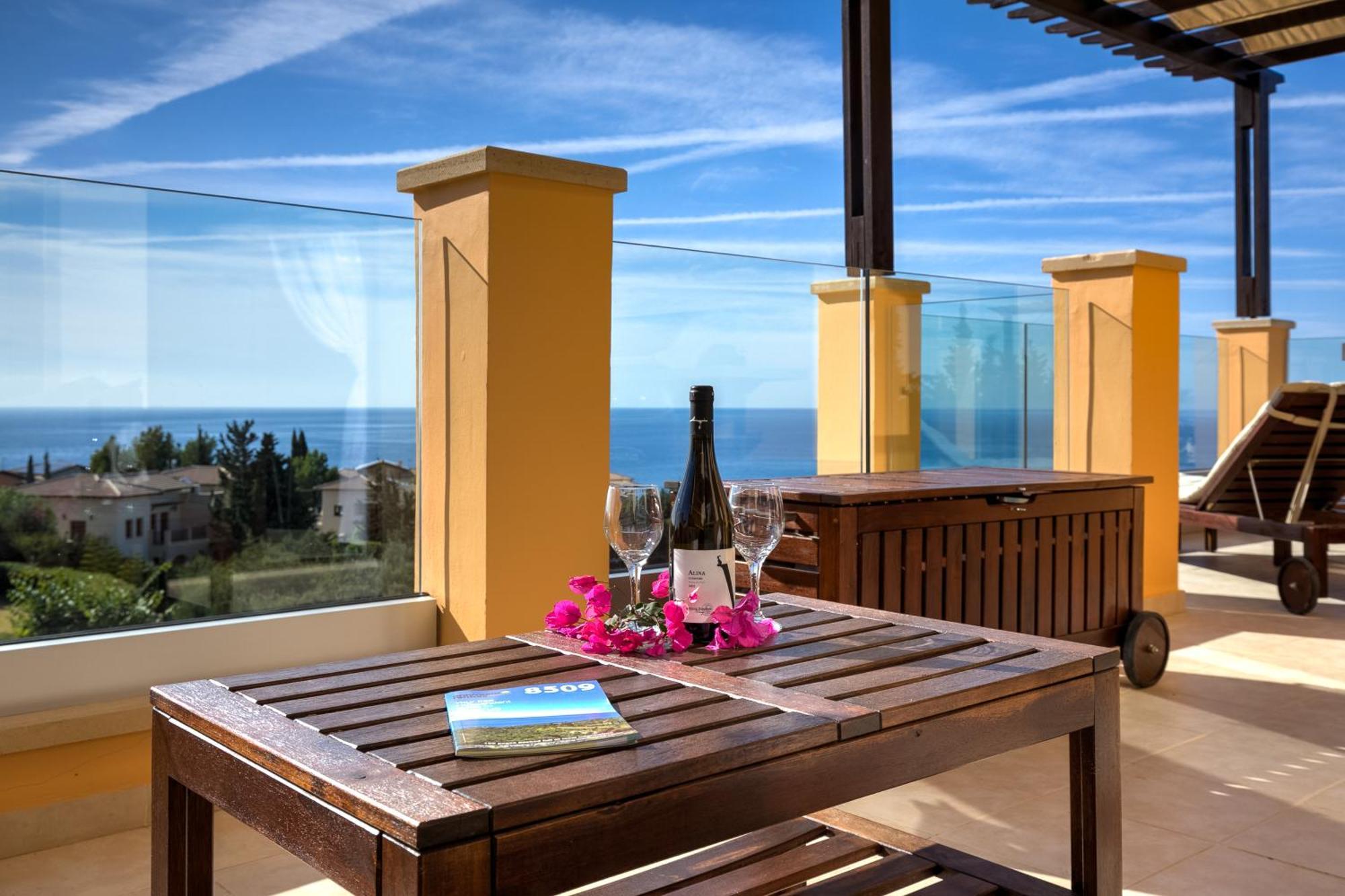 2 Bedroom Apartment Thalassa With Sea And Sunset Views, Aphrodite Hills Resort Куклия Екстериор снимка