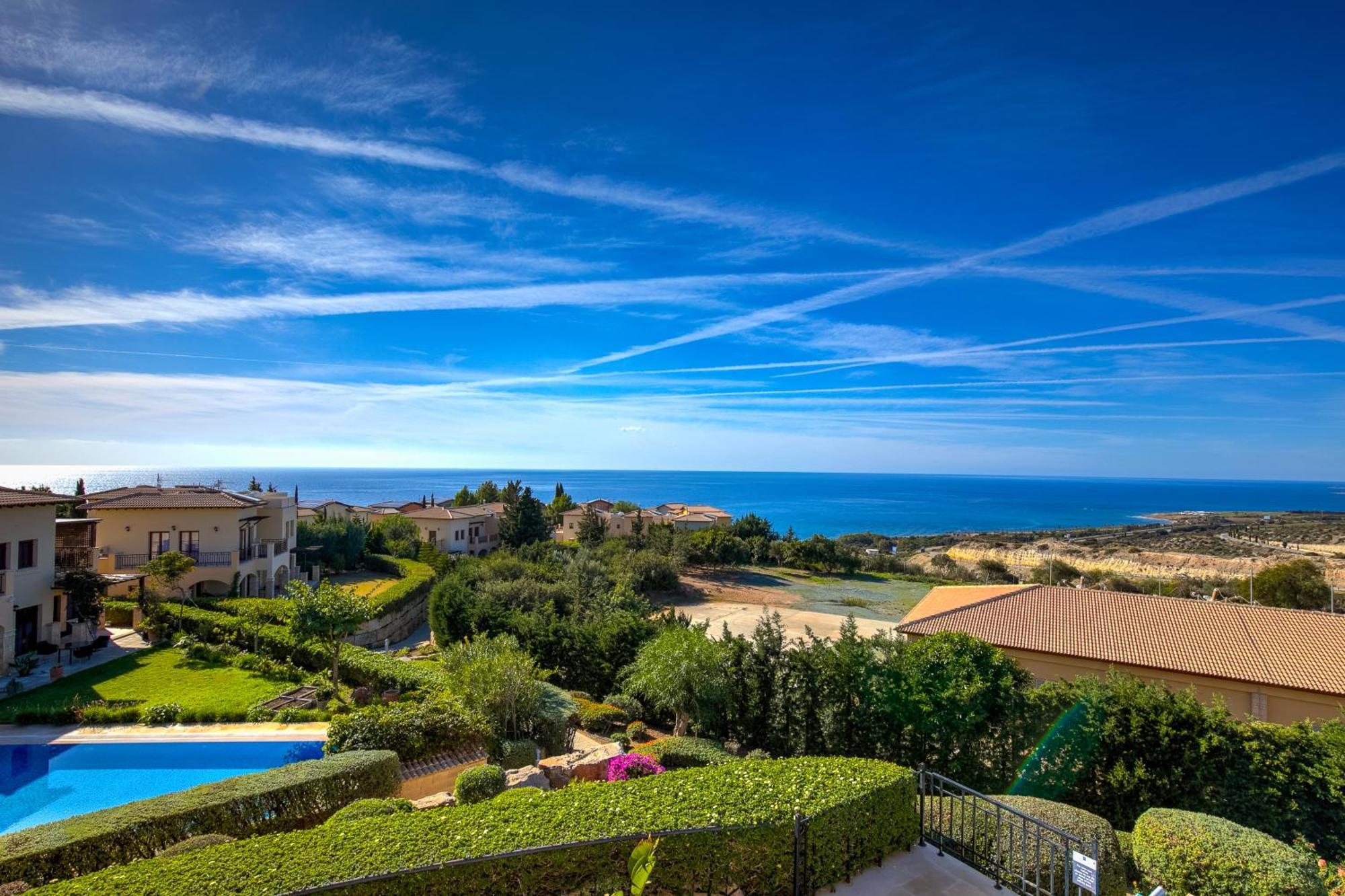 2 Bedroom Apartment Thalassa With Sea And Sunset Views, Aphrodite Hills Resort Куклия Екстериор снимка