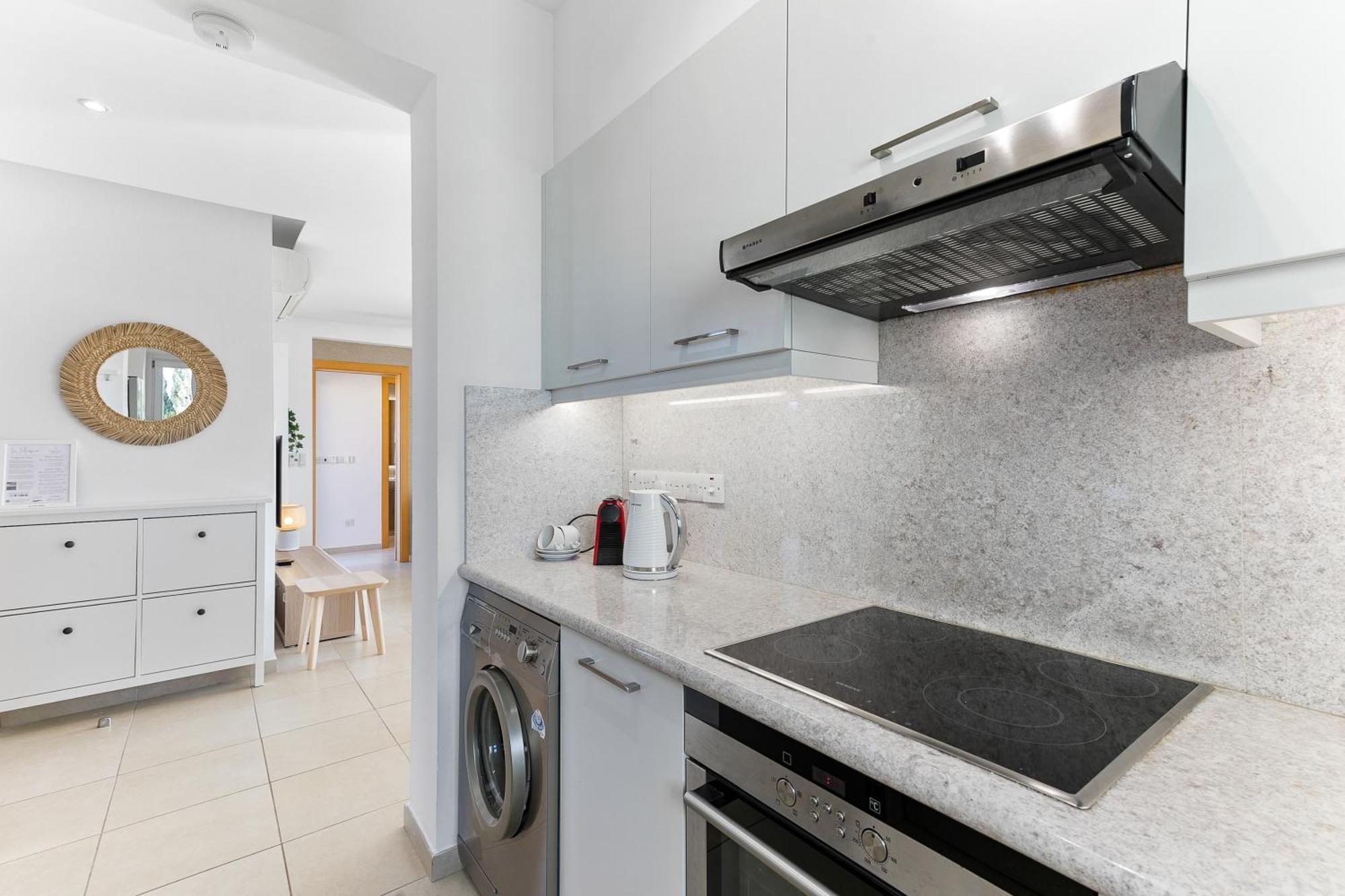 2 Bedroom Apartment Thalassa With Sea And Sunset Views, Aphrodite Hills Resort Куклия Екстериор снимка